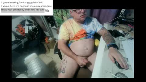 Snapshot of pini_z chatting on 02/15/25, 03:42 pini_z online show from 02/15/25, 03:42