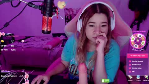 Snapshot of pink_girl0n chatting on 02/22/25, 12:40 Kitty online show from 02/22/25, 12:40