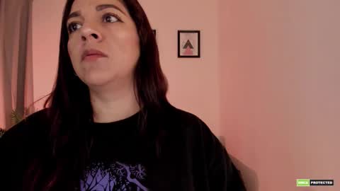 Snapshot of pink_kitten_ chatting on 11/05/25, 10:26 Eli online show from 11/05/25, 10:26