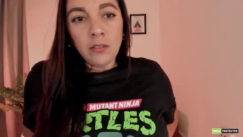 Snapshot of pink_kitten_ chatting on 11/09/25, 10:13 Eli online show from 11/09/25, 10:13