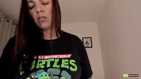 Snapshot of pink_kitten_ chatting on 11/09/25, 10:19 Eli online show from 11/09/25, 10:19