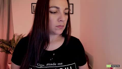 Snapshot of pink_kitten_ chatting on 11/16/25, 12:49 Eli online show from 11/16/25, 12:49