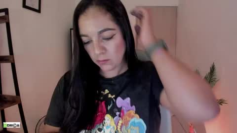 Snapshot of pink_kitten_ chatting on 05/06/26, 01:49 Eli online show from 05/06/26, 01:49