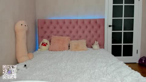 pink_lila18 online show from 01/17/26, 01:54