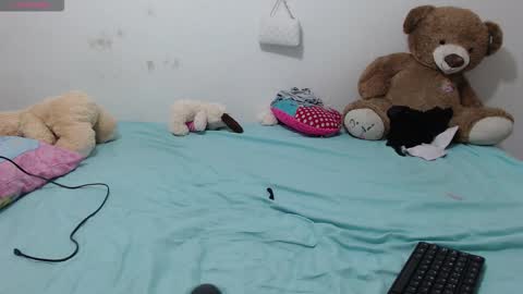 Snapshot of pink_love_25 chatting on 02/21/26, 08:59 pink_love_25 online show from 02/21/26, 08:59