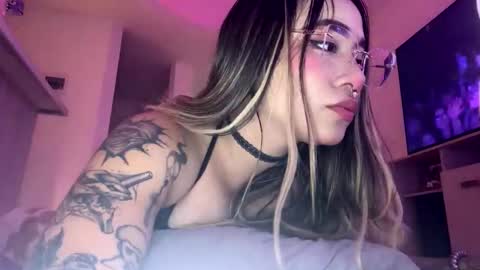 KELLY  online show from 12/03/25, 11:25