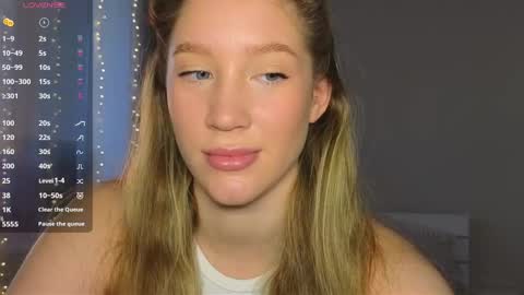 Snapshot of pink_rosee_ chatting on 12/20/24, 03:14   online show from 12/20/24, 03:14