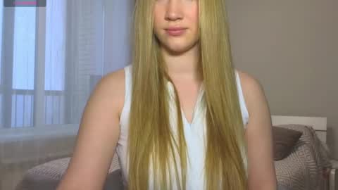 Snapshot of pink_rosee_ chatting on 02/11/25, 03:08   online show from 02/11/25, 03:08