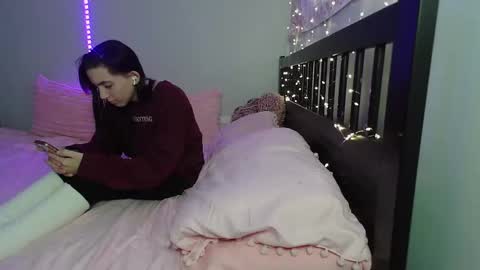 pink_tv online show from 10/30/25, 01:29