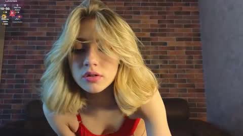 Snapshot of pinkadele chatting on 01/13/25, 07:53 Adele online show from 01/13/25, 07:53