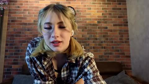 Snapshot of pinkadele chatting on 01/23/25, 05:45 Adele online show from 01/23/25, 05:45