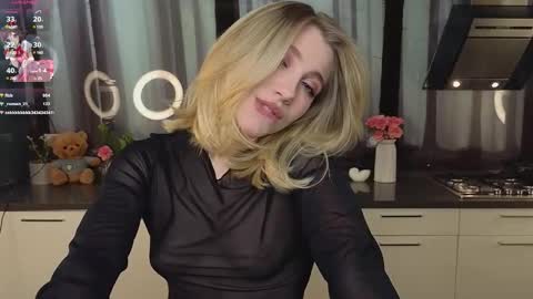 Snapshot of pinkadele chatting on 02/12/25, 11:29 Adele online show from 02/12/25, 11:29