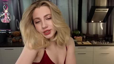 Snapshot of pinkadele chatting on 02/14/25, 01:08 Adele online show from 02/14/25, 01:08