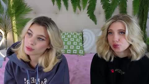 Snapshot of pinkadele chatting on 10/13/25, 09:31 Adele online show from 10/13/25, 09:31