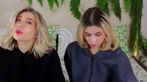 Snapshot of pinkadele chatting on 10/29/25, 08:16 Adele online show from 10/29/25, 08:16