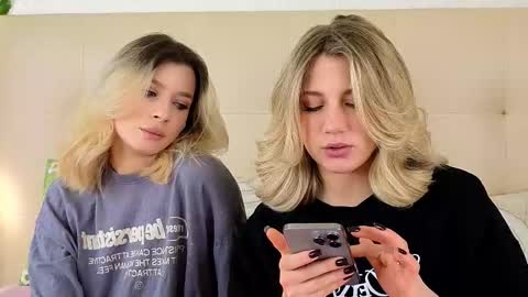 Adele online show from 12/18/25, 09:15