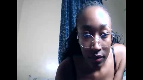 PinkyAura online show from 05/20/26, 07:09