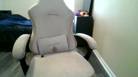 Snapshot of pinkberrybxch chatting on 05/15/26, 04:03 pinkberrybxch online show from 05/15/26, 04:03