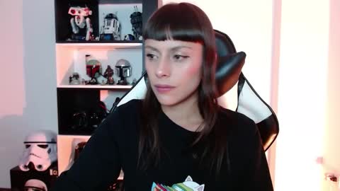 Snapshot of pinkcatlive chatting on 09/11/25, 01:06 Emily online show from 09/11/25, 01:06