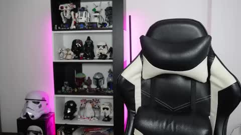 Emily online show from 02/01/26, 03:43