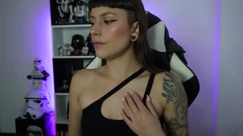 Emily online show from 06/02/26, 06:54