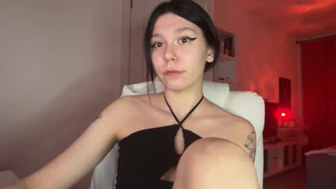 Snapshot of pinkdollylovv chatting on 02/28/25, 10:28 pinkdollylovv online show from 02/28/25, 10:28