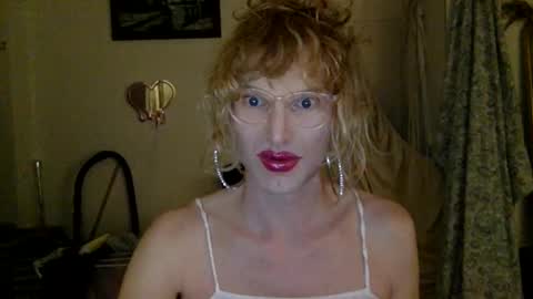 Snapshot of pinkfag chatting on 02/03/25, 10:32 pinkfag online show from 02/03/25, 10:32