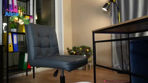 Snapshot of pinkheart_ chatting on 01/06/25, 03:08 Alice online show from 01/06/25, 03:08