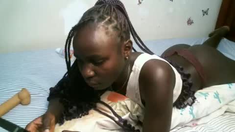 Snapshot of pinkiey_ chatting on 12/02/25, 09:32 pinky online show from 12/02/25, 09:32