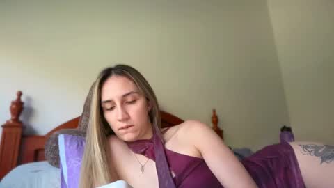 Snapshot of pinkilola chatting on 05/15/26, 04:47 Pinkilola online show from 05/15/26, 04:47