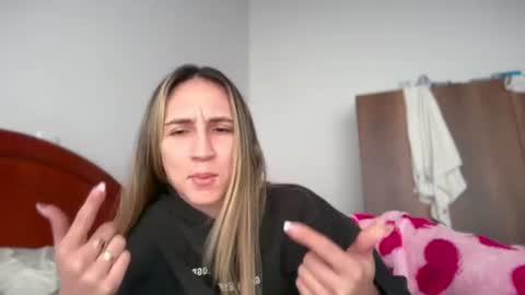 Snapshot of pinkilola chatting on 06/15/26, 07:05 Pinkilola online show from 06/15/26, 07:05