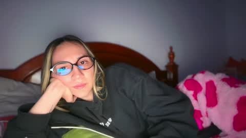 Snapshot of pinkilola chatting on 06/16/26, 11:18 Pinkilola online show from 06/16/26, 11:18