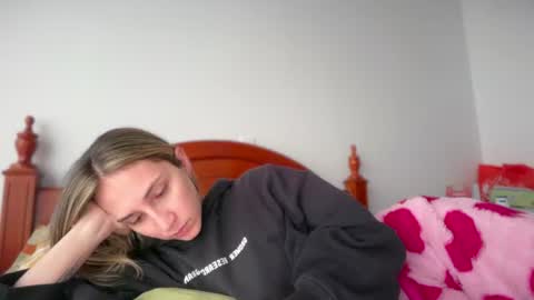 Snapshot of pinkilola chatting on 06/25/26, 04:33 Pinkilola online show from 06/25/26, 04:33