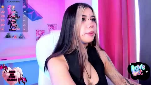 Snapshot of pinkk_demon chatting on 12/19/25, 02:02 PINKK online show from 12/19/25, 02:02