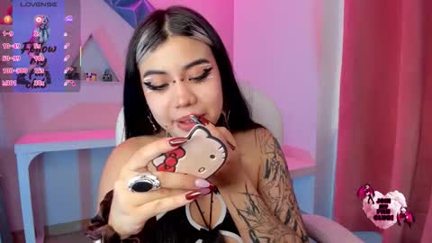 Snapshot of pinkk_demon chatting on 01/05/26, 05:49 PINKK online show from 01/05/26, 05:49
