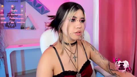 Snapshot of pinkk_demon chatting on 01/19/26, 03:05 PINKK online show from 01/19/26, 03:05