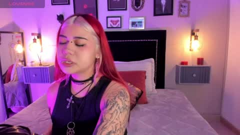 Snapshot of pinkk_demon chatting on 03/31/26, 01:00 PINKK online show from 03/31/26, 01:00