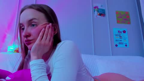 Mila online show from 04/11/26, 11:25