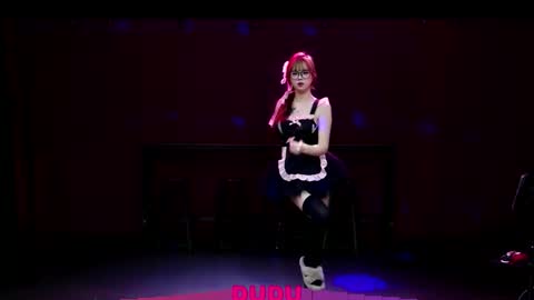 Snapshot of pinklady_dudu chatting on 10/26/25, 04:40 pinklady_dudu online show from 10/26/25, 04:40