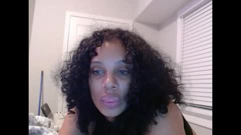 Snapshot of pinkmonae chatting on 12/31/24, 06:27 pinksugar online show from 12/31/24, 06:27