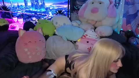 Gwenie online show from 09/24/25, 07:50