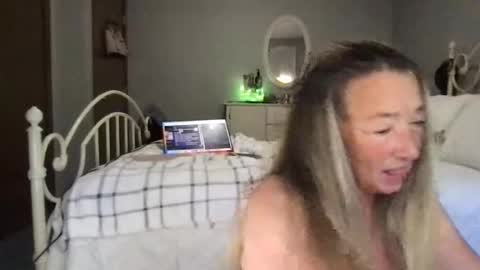 Lacey online show from 10/16/25, 04:30