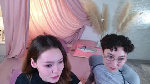 Li long hair and Rude short hair online show from 04/03/26, 09:02