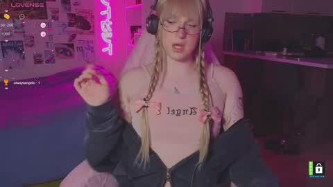 pinkvenom_ online show from 02/26/26, 01:54