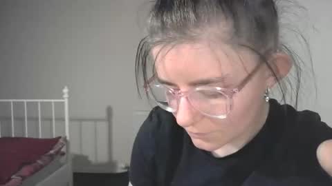 Snapshot of pinkwife97 chatting on 09/27/25, 06:57 pinkwife97 online show from 09/27/25, 06:57