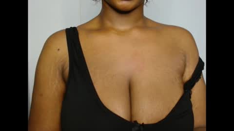 Snapshot of pinkxsugar chatting on 11/26/25, 10:22 pinkxsugar online show from 11/26/25, 10:22