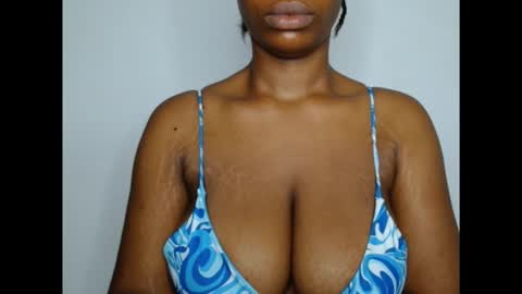 Snapshot of pinkxsugar chatting on 12/15/25, 08:51 pinkxsugar online show from 12/15/25, 08:51