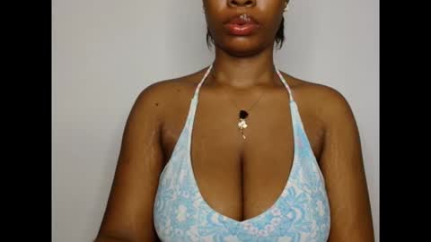 Snapshot of pinkxsugar chatting on 12/19/25, 08:10 pinkxsugar online show from 12/19/25, 08:10