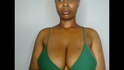 Snapshot of pinkxsugar chatting on 06/30/26, 01:56 pinkxsugar online show from 06/30/26, 01:56