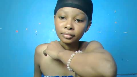 pinky_lov online show from 12/05/25, 06:33